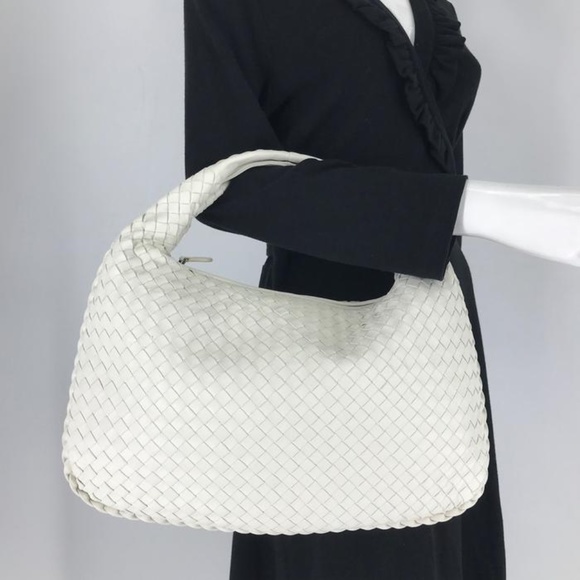 Bottega Veneta Handbags - Luxury Italian made BOTTEGA VENETA bag 181140